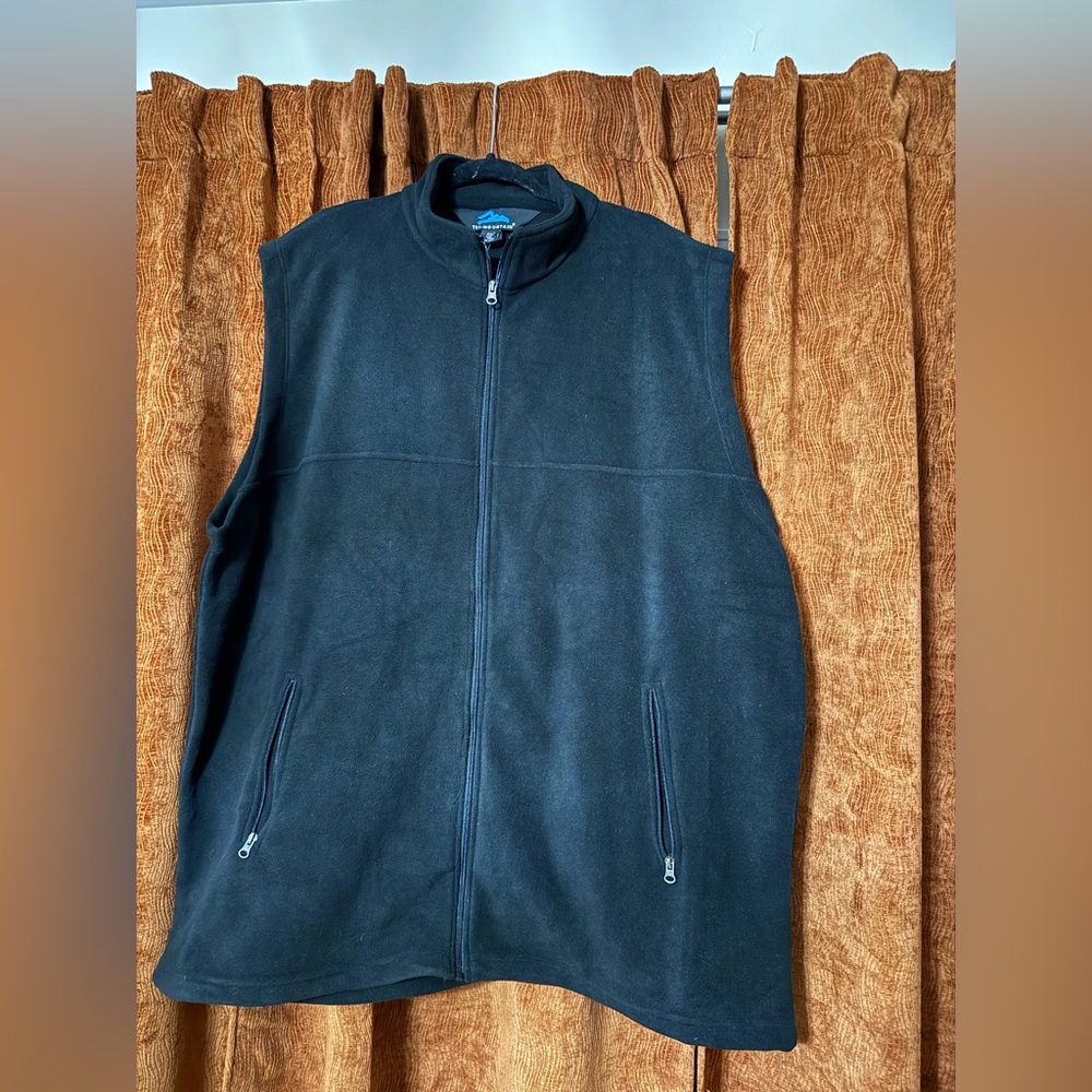 Men’s Tri-Mountain Vest (4XLT)
